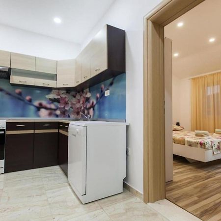 Apartment Dalmatia Каштела Экстерьер фото