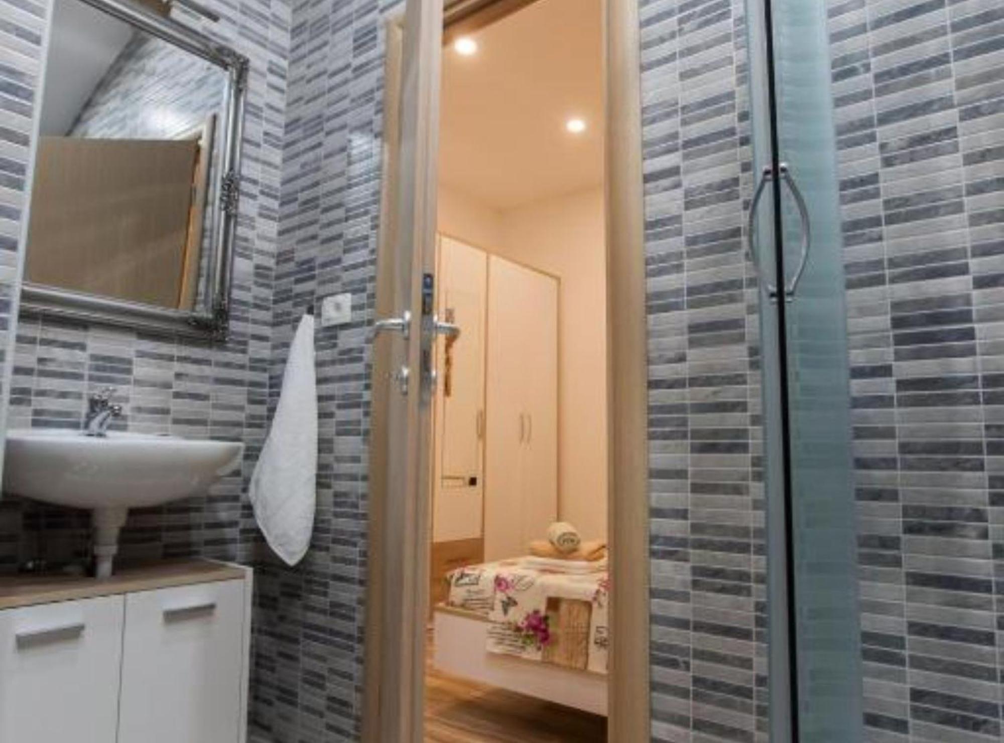 Apartment Dalmatia Каштела Экстерьер фото