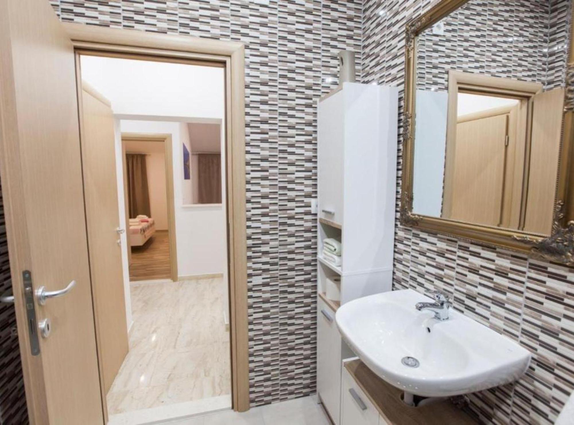 Apartment Dalmatia Каштела Экстерьер фото