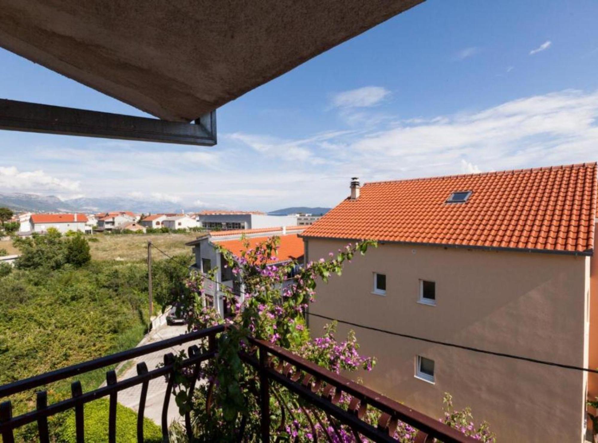 Apartment Dalmatia Каштела Экстерьер фото