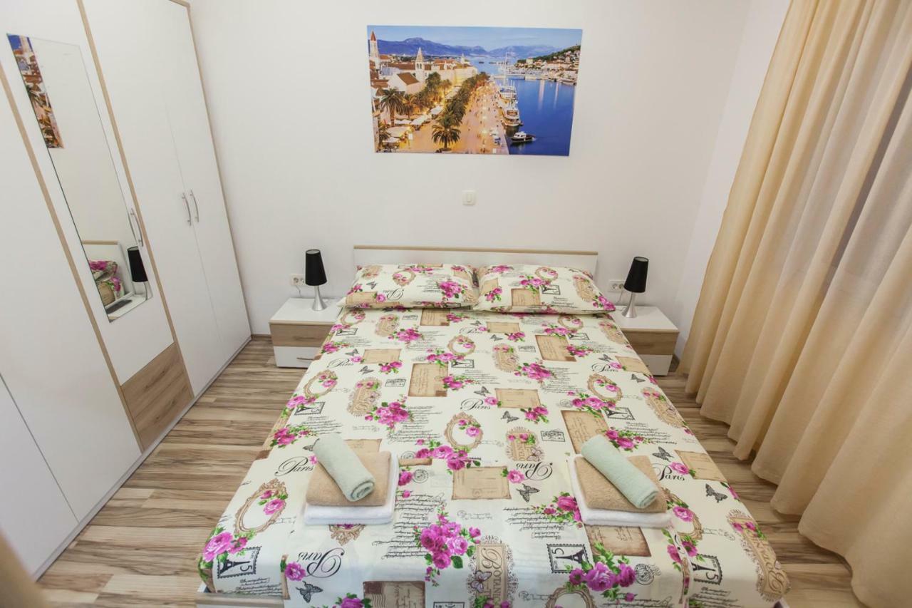 Apartment Dalmatia Каштела Экстерьер фото